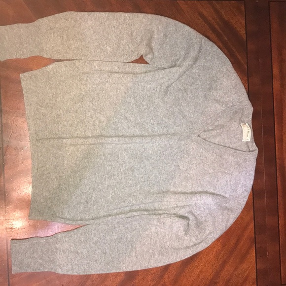 L.L. Bean Other - L. L. Bean lambs wool  v-neck